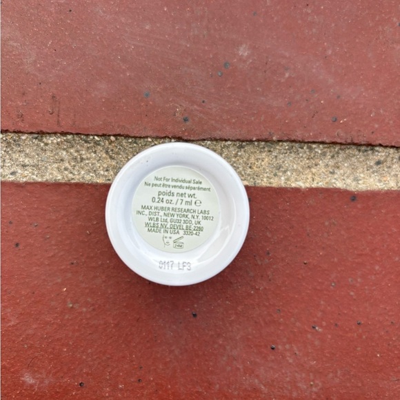 La Mer Skincare Set with Blue Cosmetic Bags - Picture 7 of 10